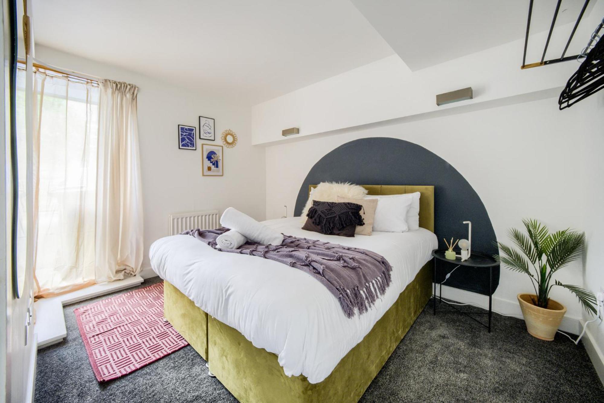 Coventry Large 4-Bed Townhouse By Empower Homes Екстериор снимка