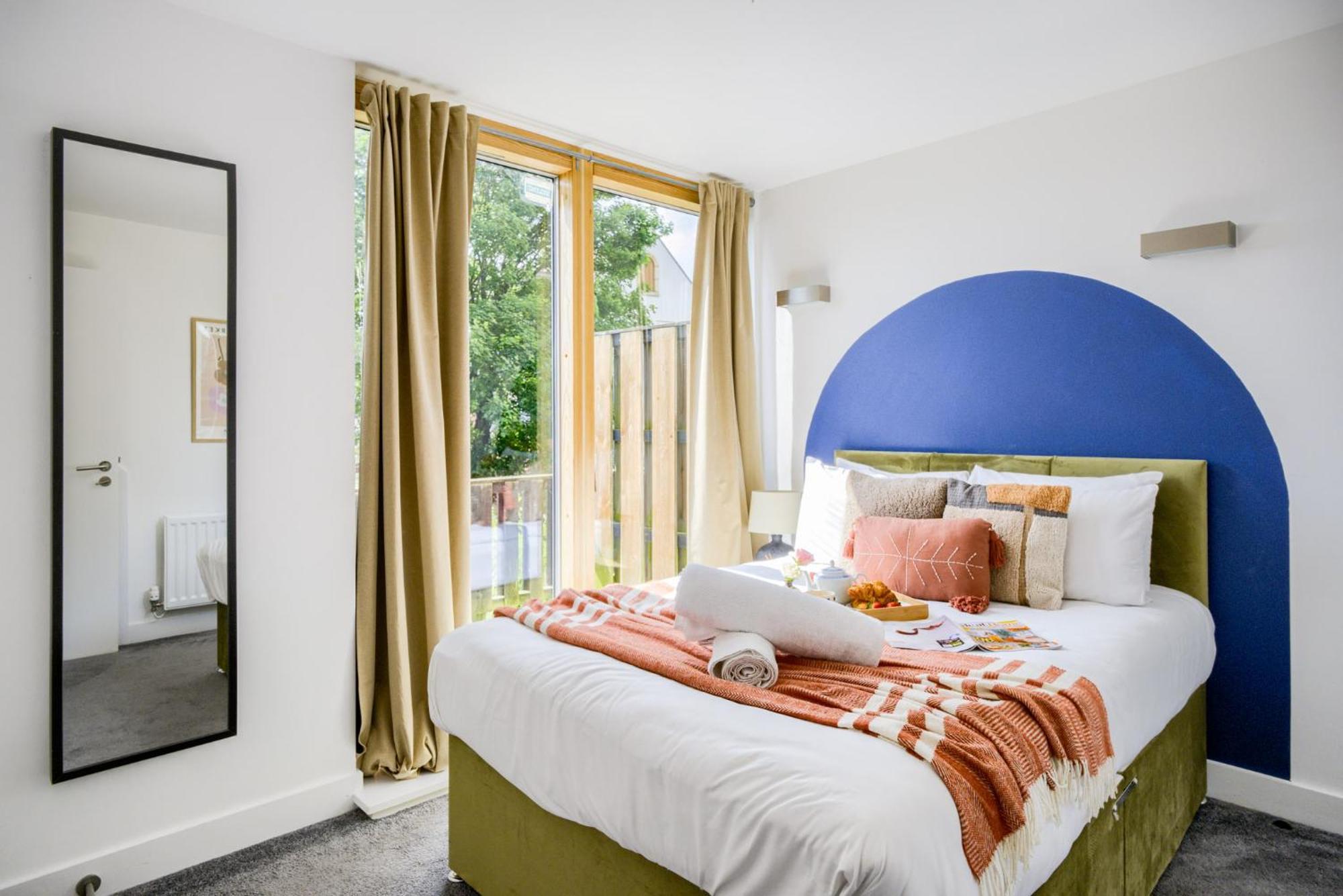Coventry Large 4-Bed Townhouse By Empower Homes Екстериор снимка