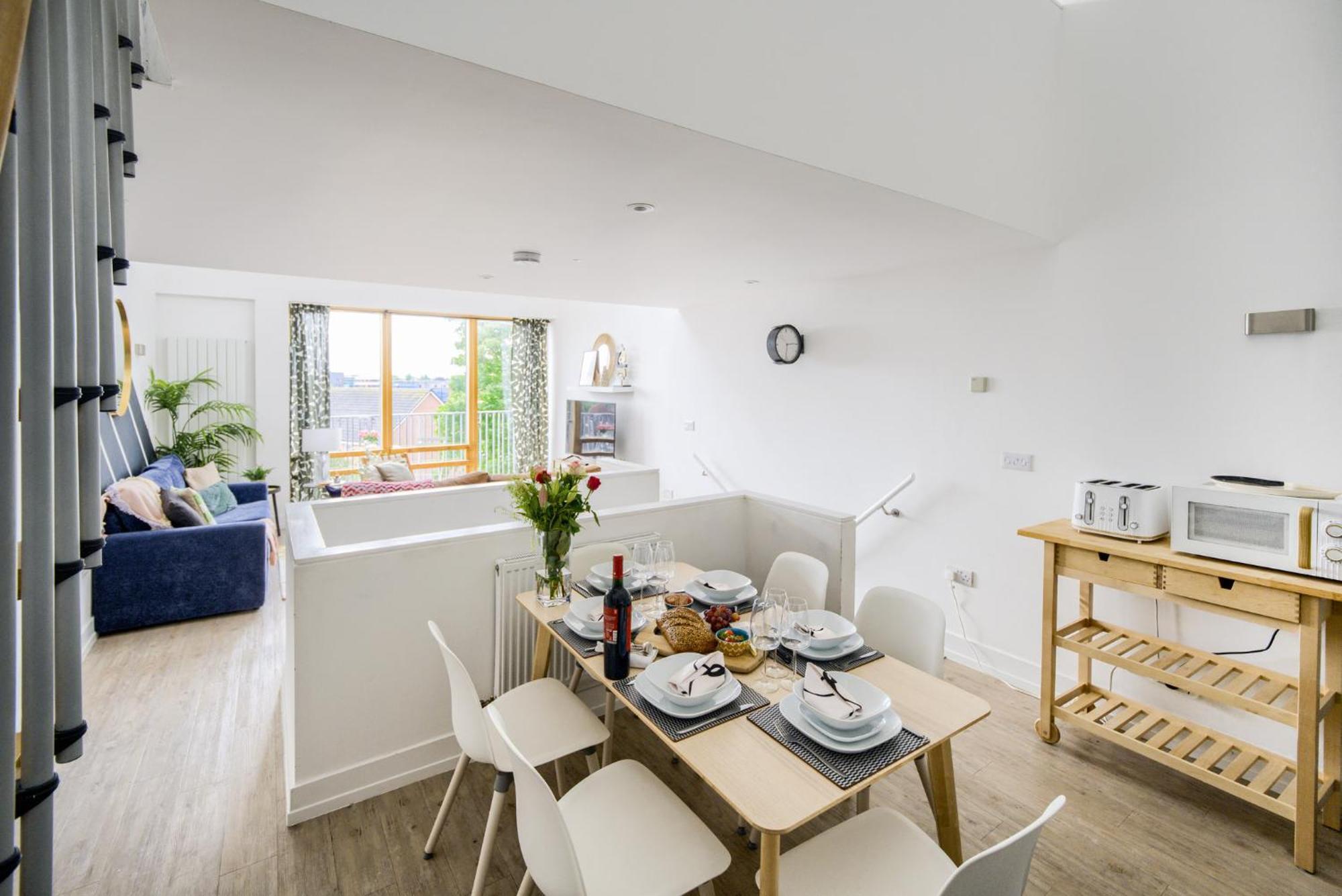 Coventry Large 4-Bed Townhouse By Empower Homes Екстериор снимка