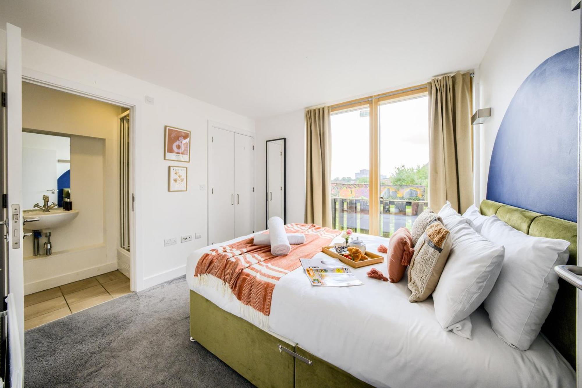 Coventry Large 4-Bed Townhouse By Empower Homes Екстериор снимка