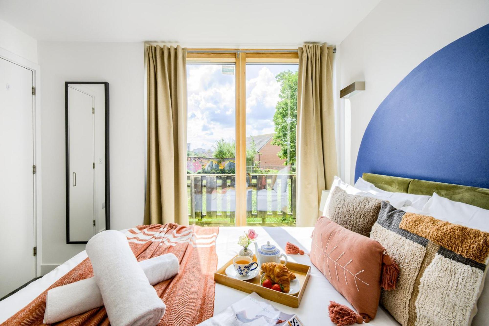 Coventry Large 4-Bed Townhouse By Empower Homes Екстериор снимка